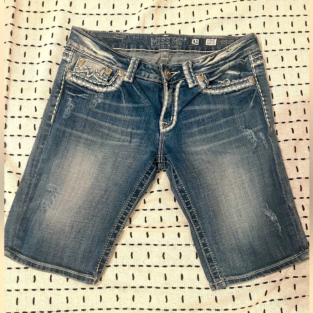 Miss Me Bermuda shorts. Size 31